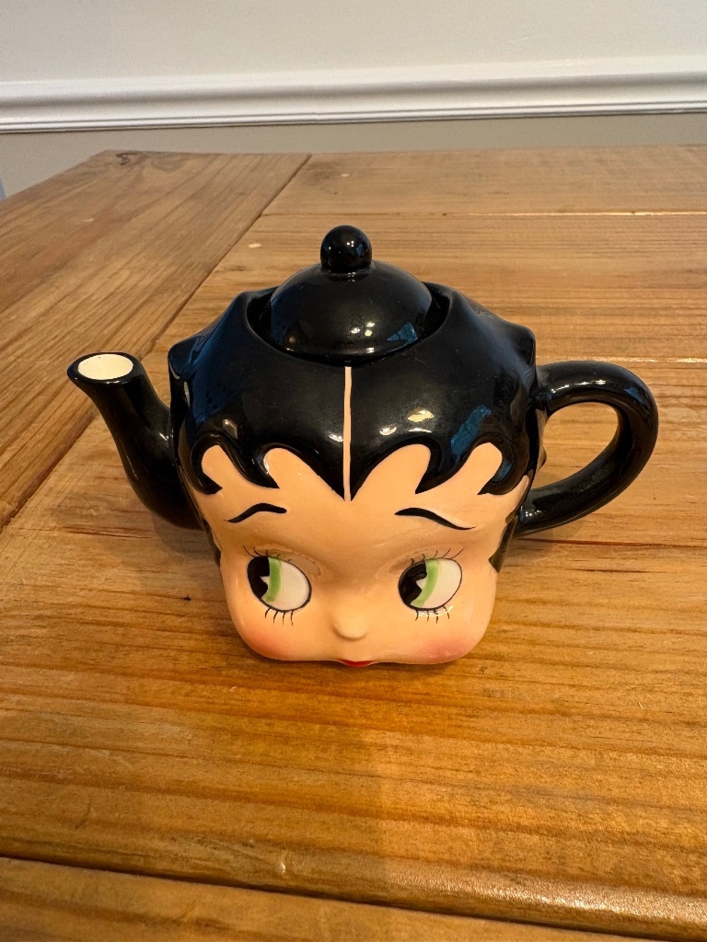Betty Bbop, vintage teapot by Vandor